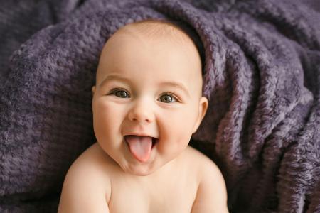 Faut-il couper le frein de langue des bébés ?
